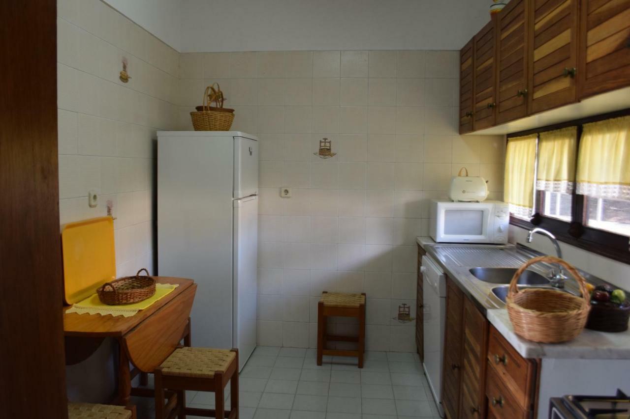 Apartamento T2 Com Piscina E Wifi A 350 Metros Da Praia Olhos de Agua  Exterior photo