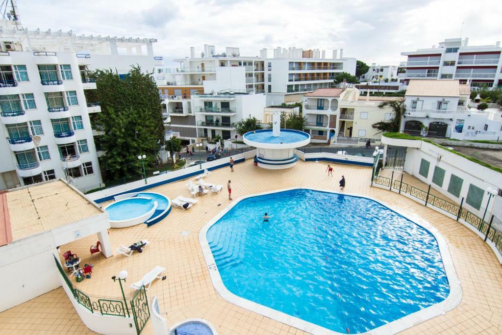 Apartamento T2 Com Piscina E Wifi A 350 Metros Da Praia Olhos de Agua  Exterior photo